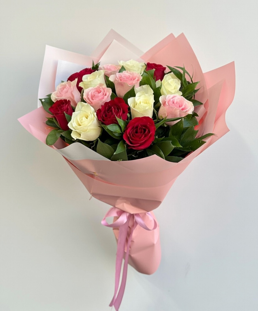 15 Renkli Gül Buketi